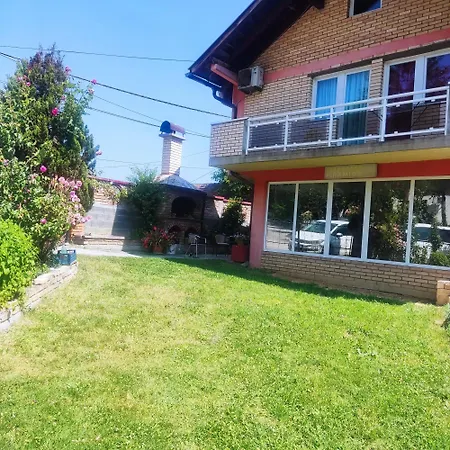 House Annesa Apartment